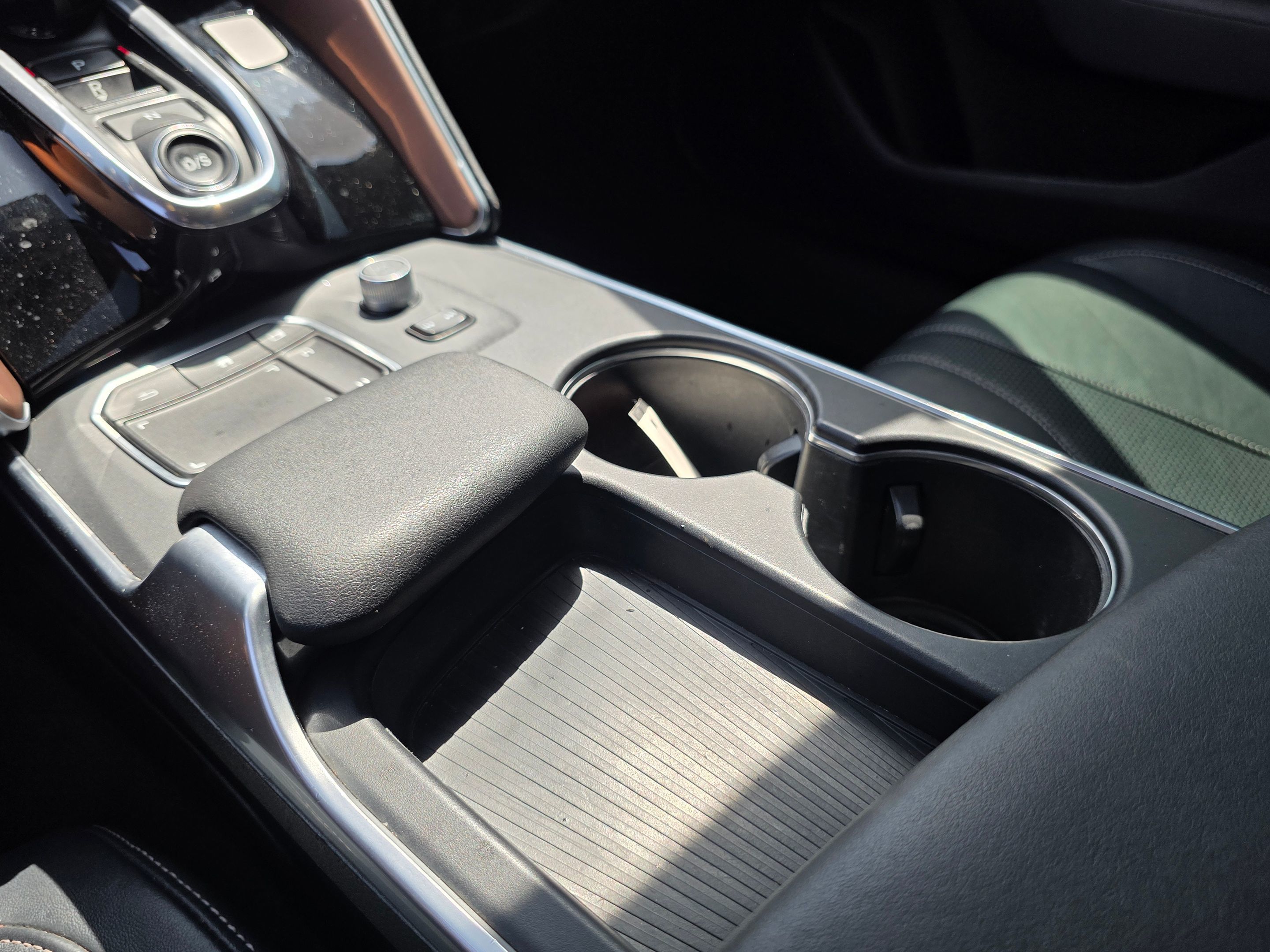 Photo 30 of this Acura TLX