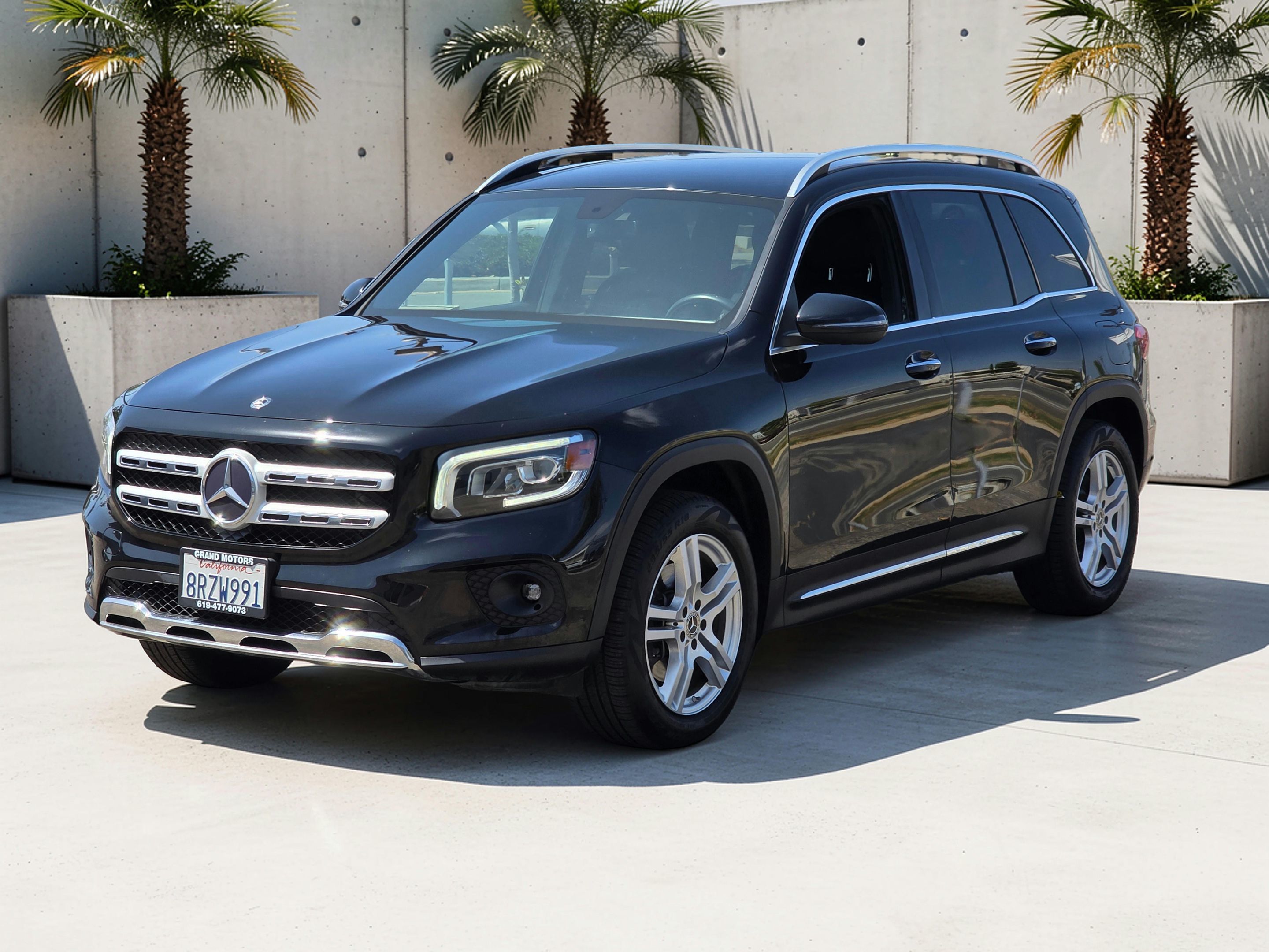 Photo 4 of this Mercedes-Benz GLB 250