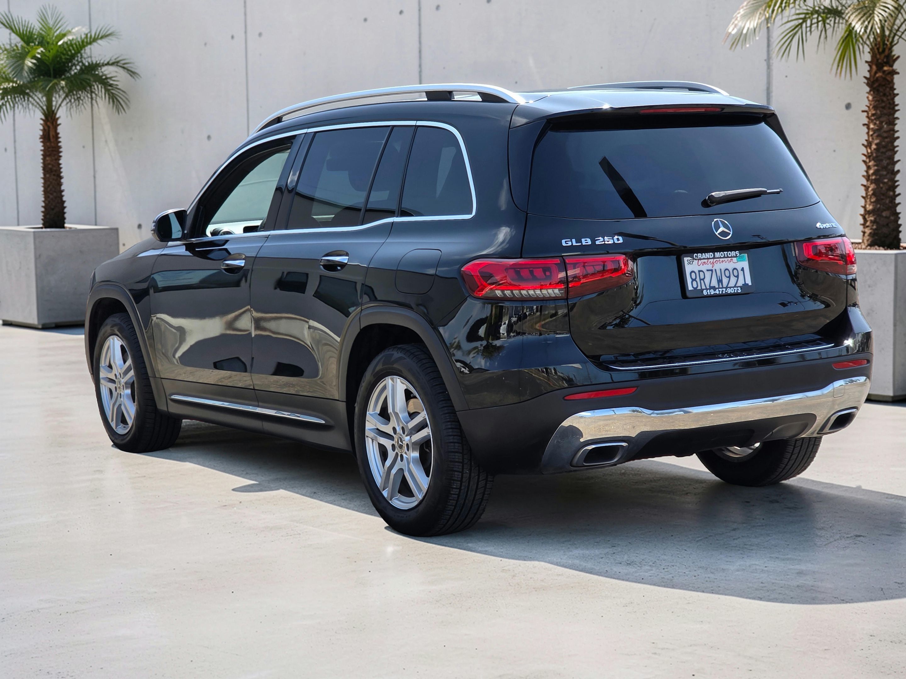 Photo 5 of this Mercedes-Benz GLB 250