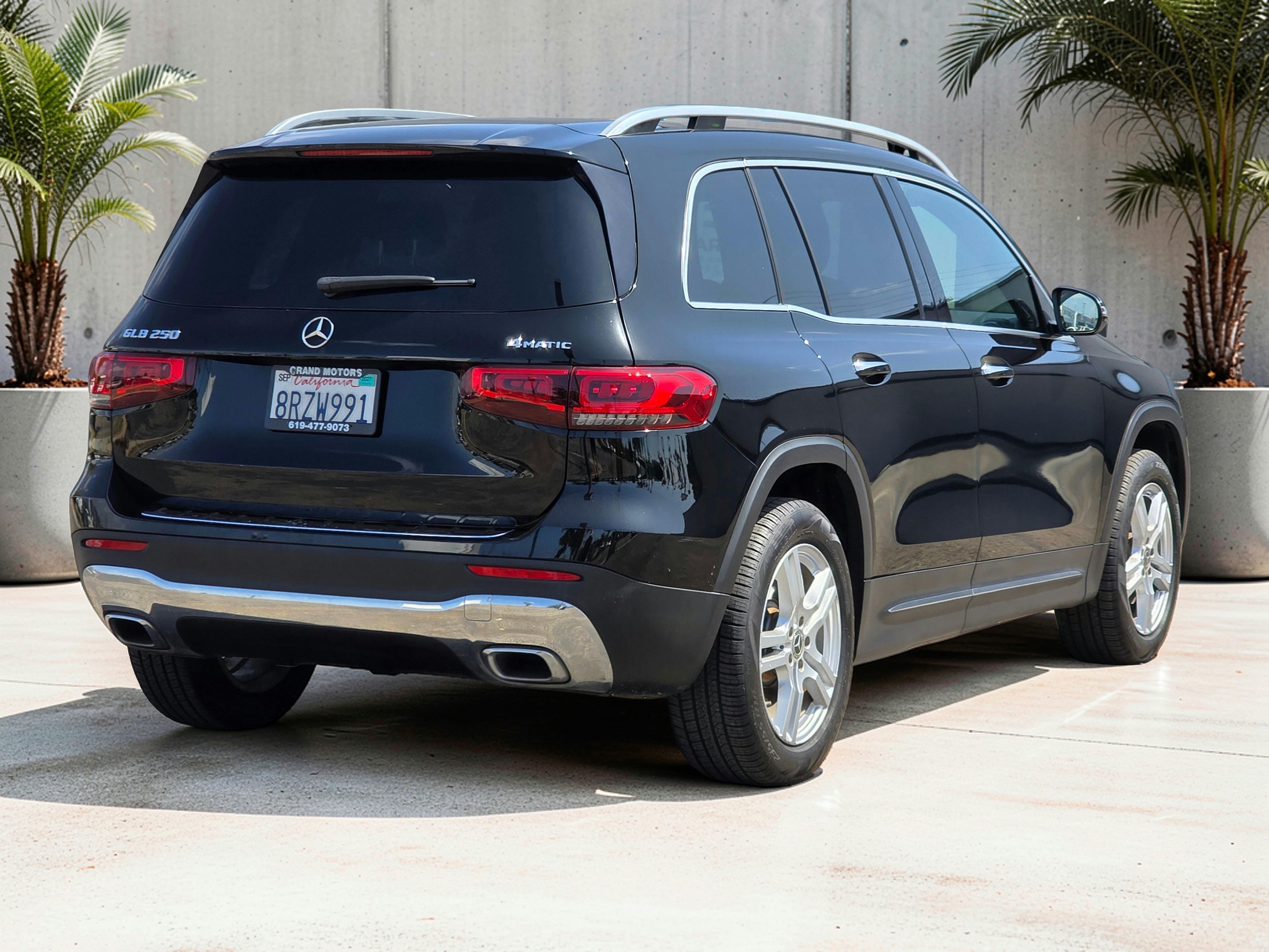 Photo 7 of this Mercedes-Benz GLB 250