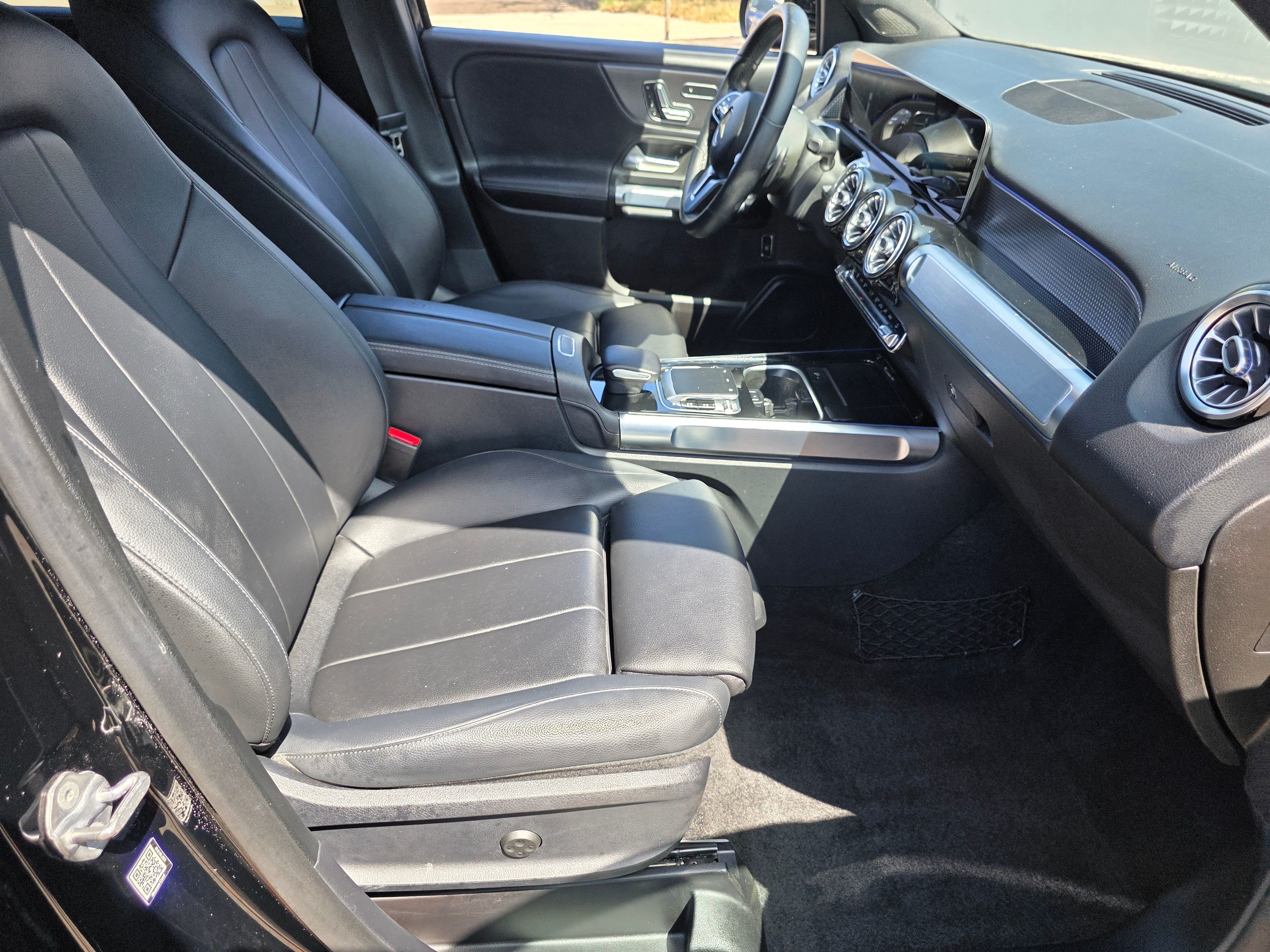 Photo 10 of this Mercedes-Benz GLB 250