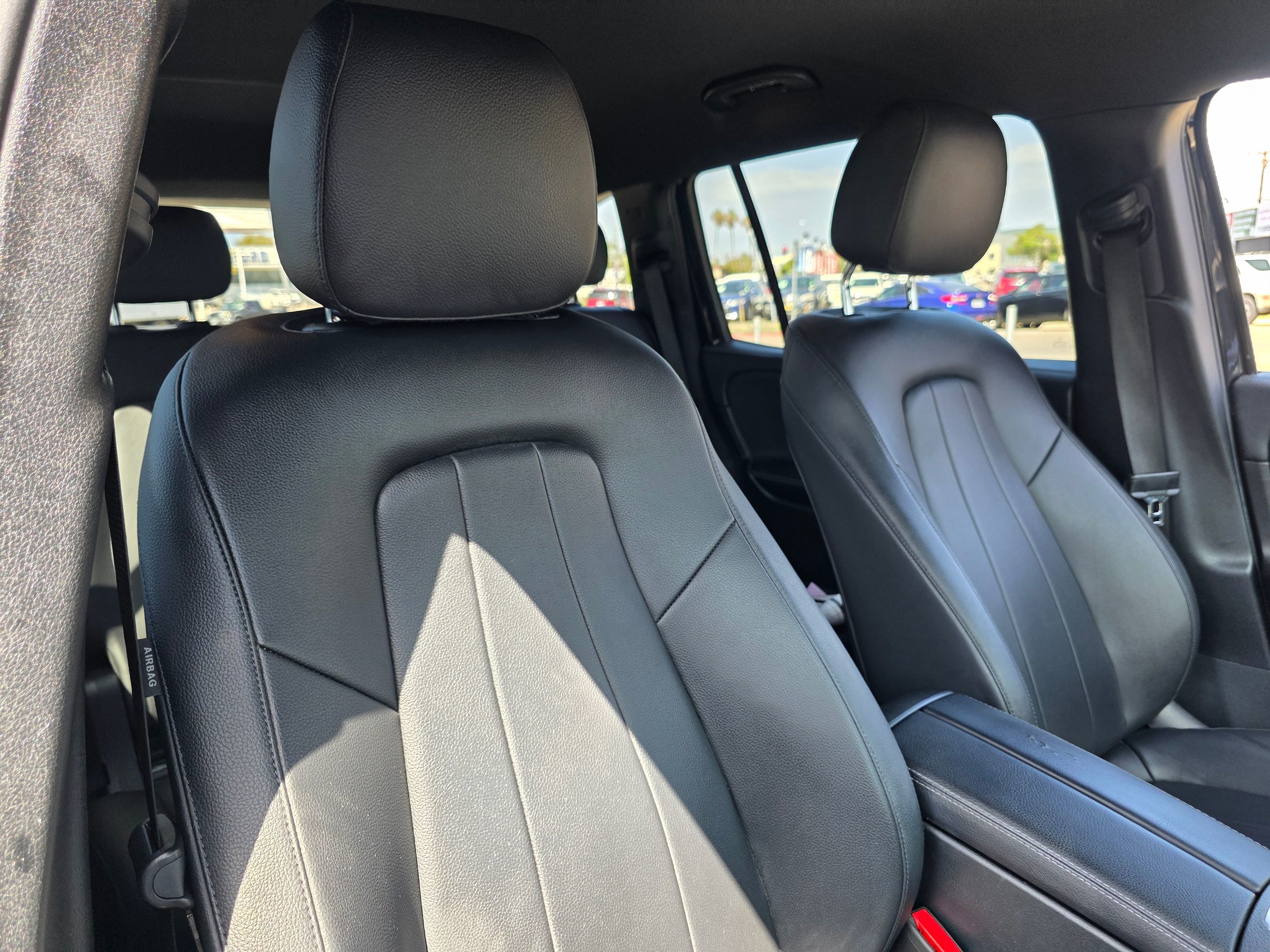Photo 11 of this Mercedes-Benz GLB 250