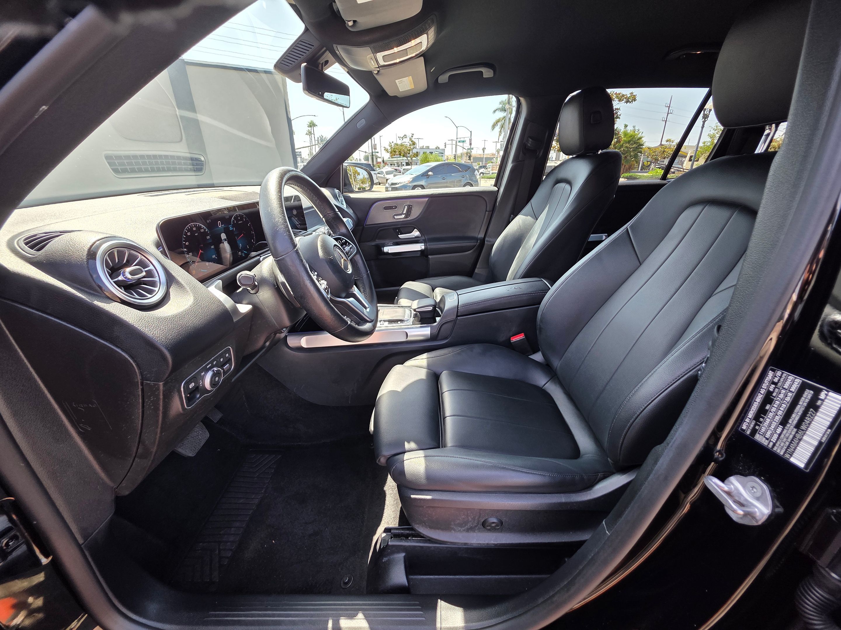 Photo 16 of this Mercedes-Benz GLB 250
