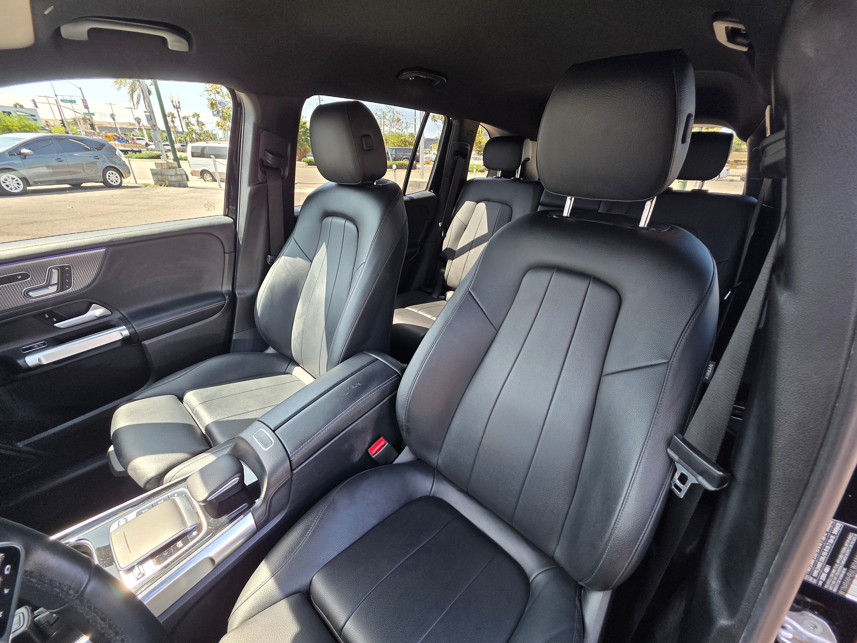 Photo 17 of this Mercedes-Benz GLB 250