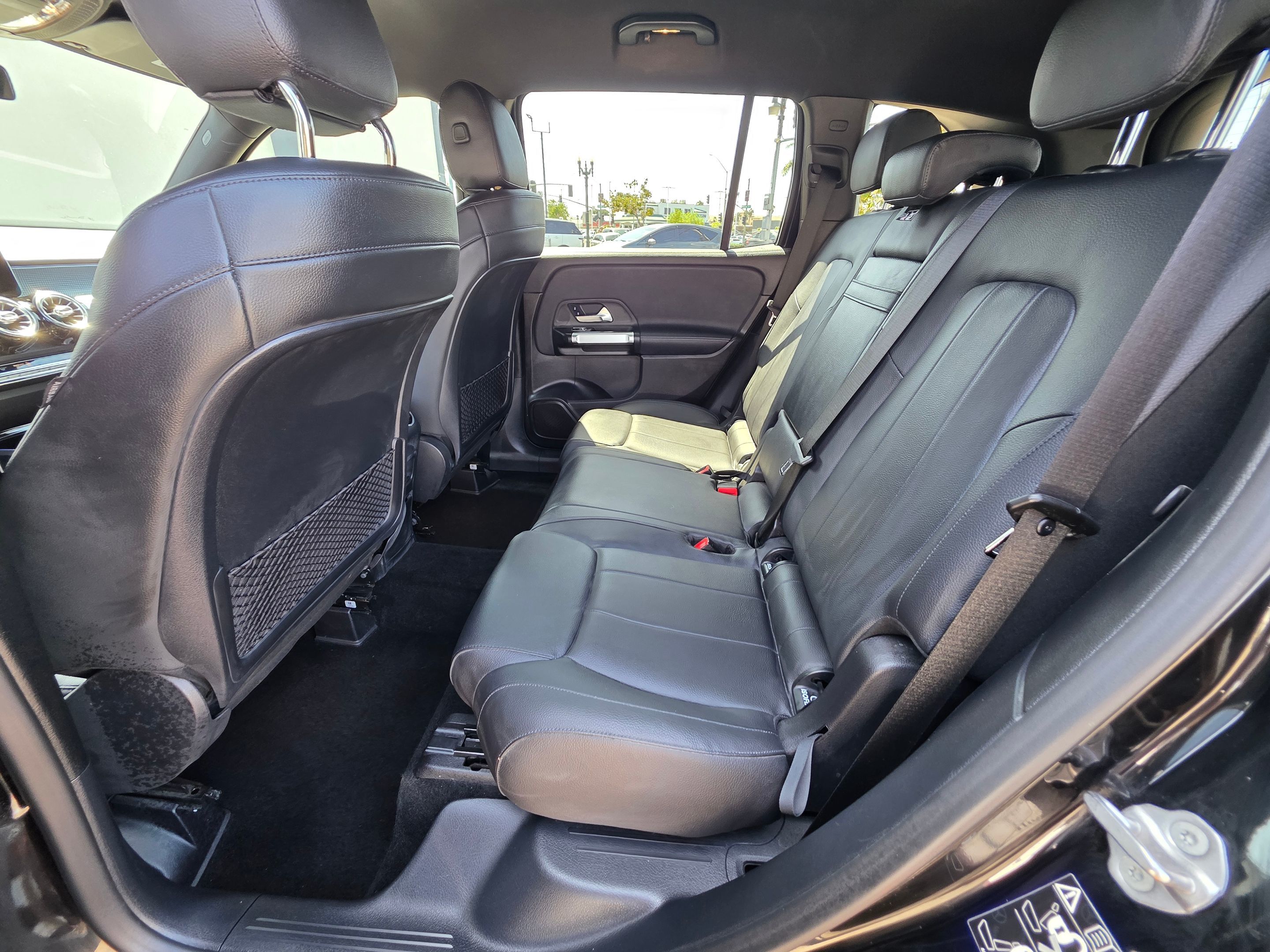 Photo 18 of this Mercedes-Benz GLB 250