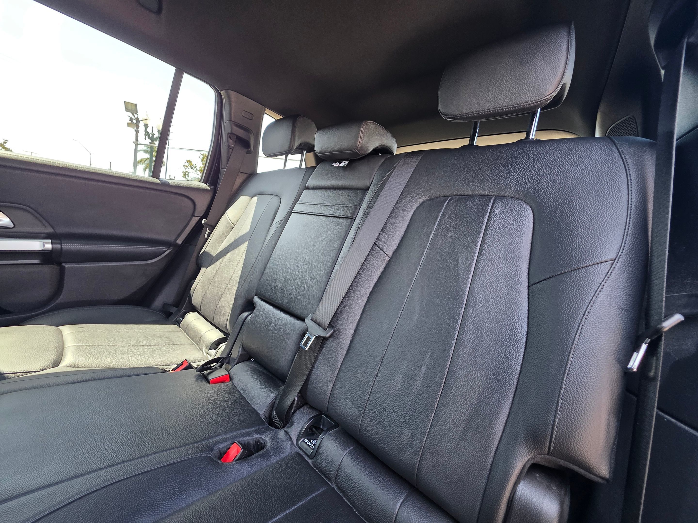 Photo 19 of this Mercedes-Benz GLB 250