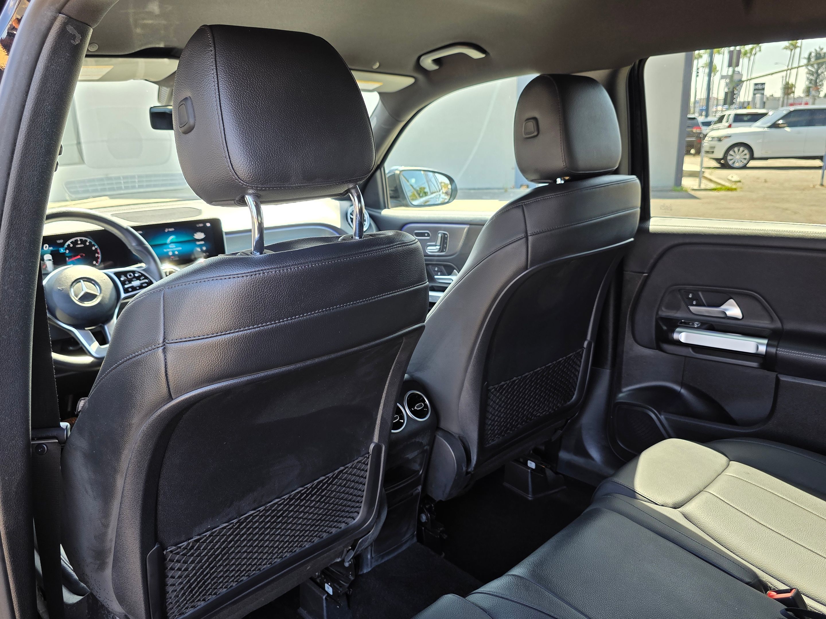 Photo 20 of this Mercedes-Benz GLB 250