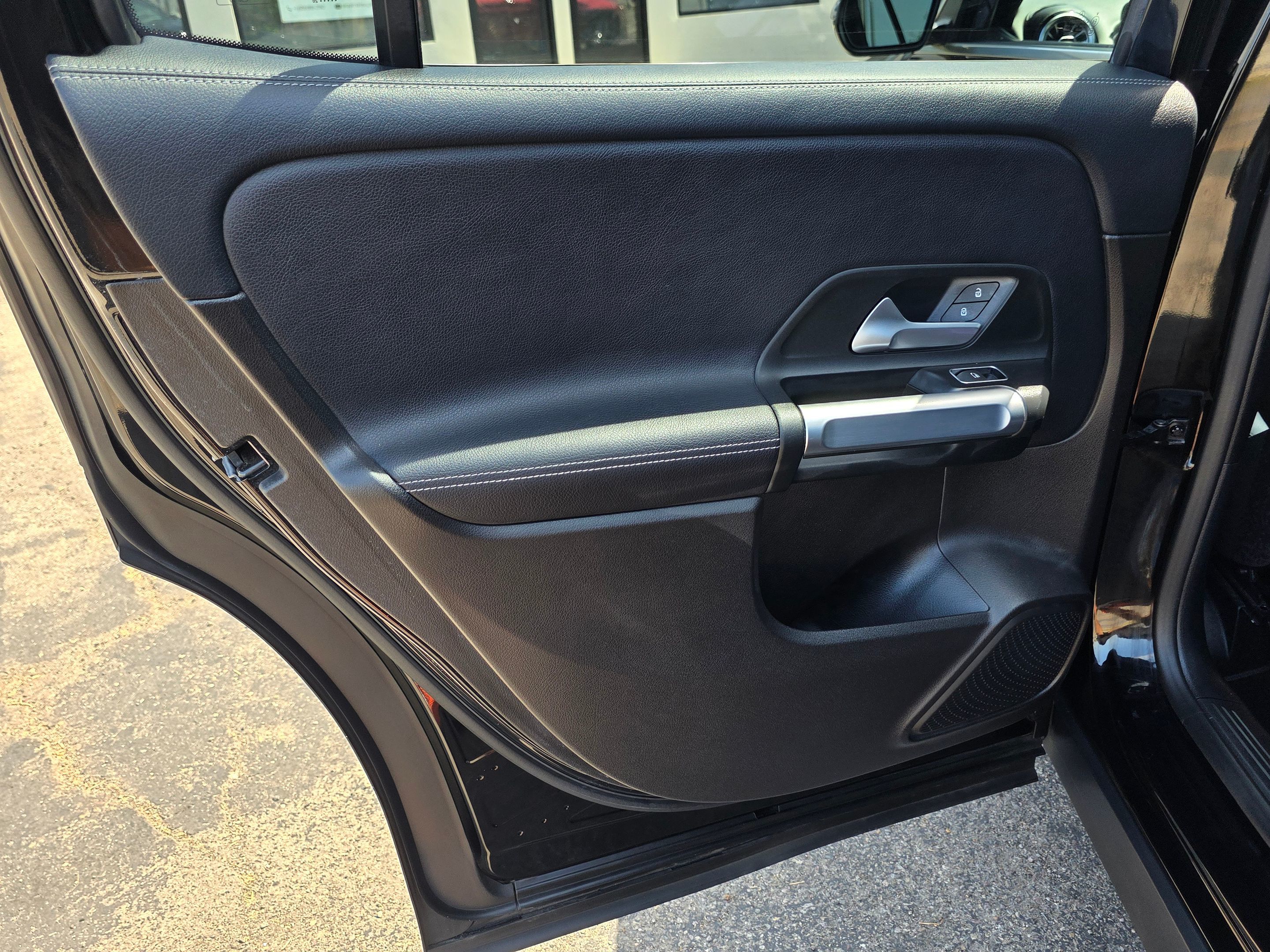 Photo 22 of this Mercedes-Benz GLB 250
