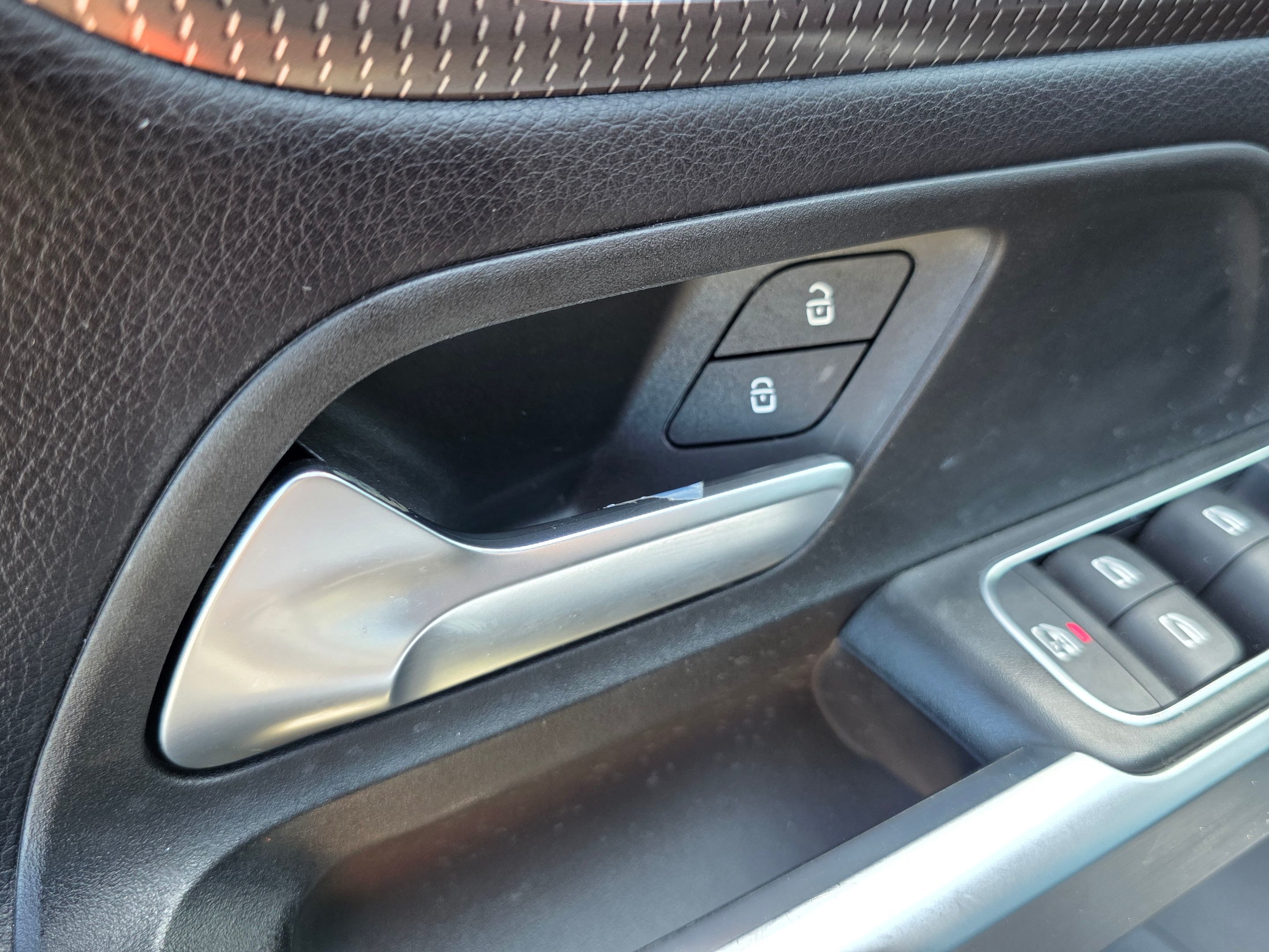 Photo 25 of this Mercedes-Benz GLB 250