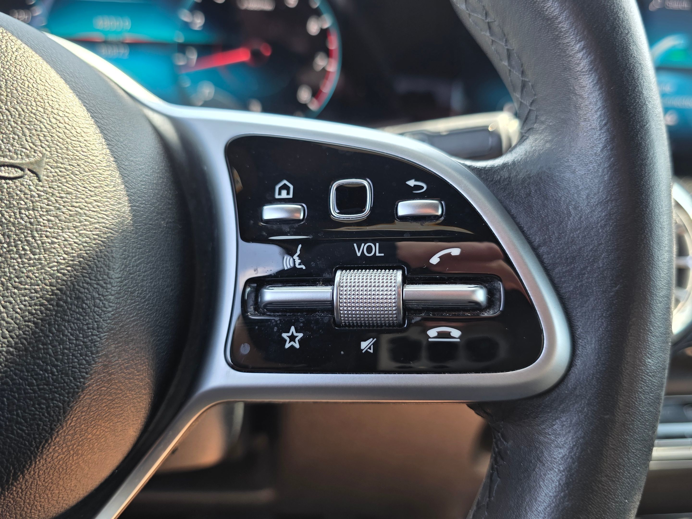 Photo 29 of this Mercedes-Benz GLB 250