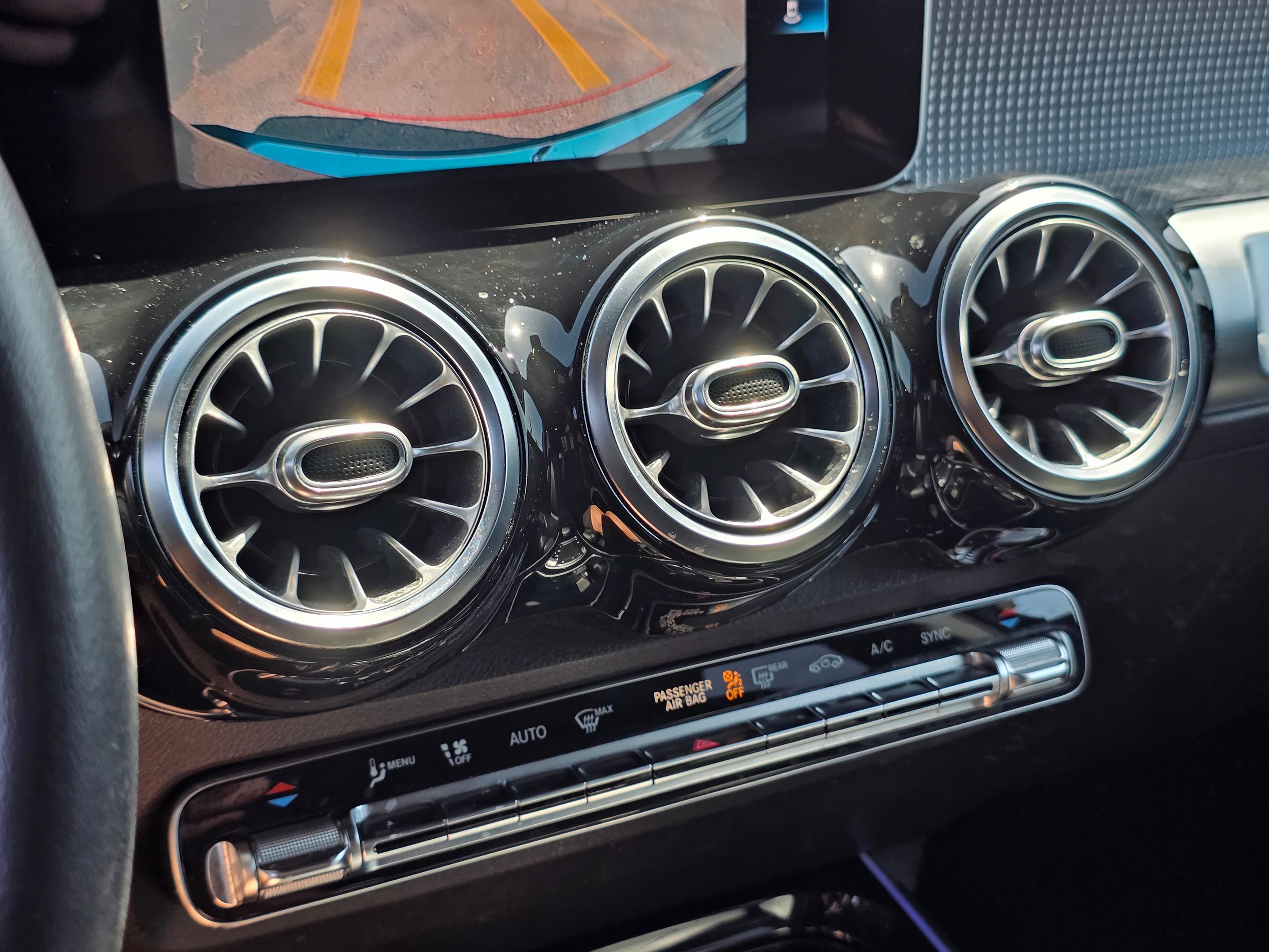 Photo 36 of this Mercedes-Benz GLB 250