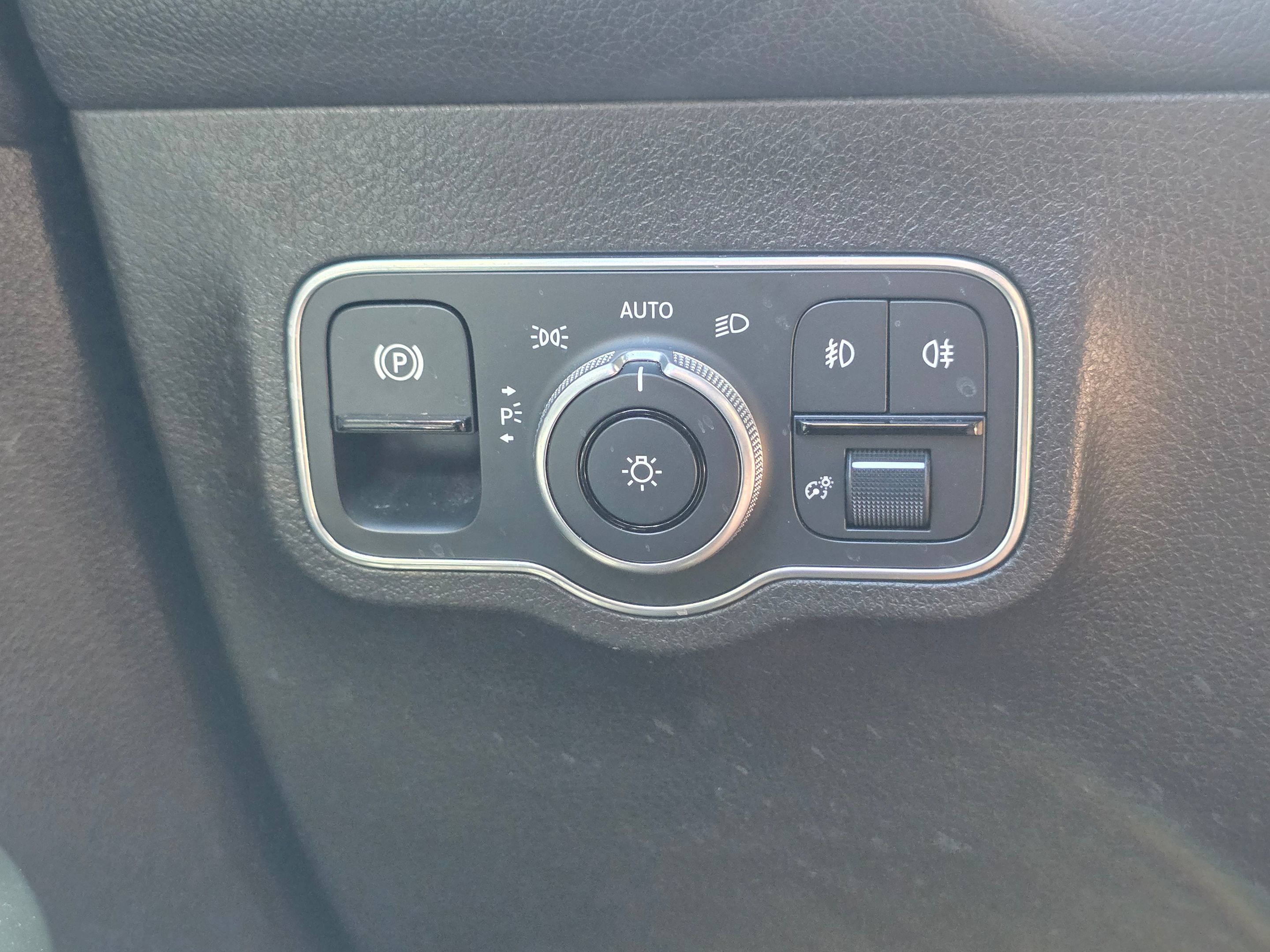 Photo 42 of this Mercedes-Benz GLB 250
