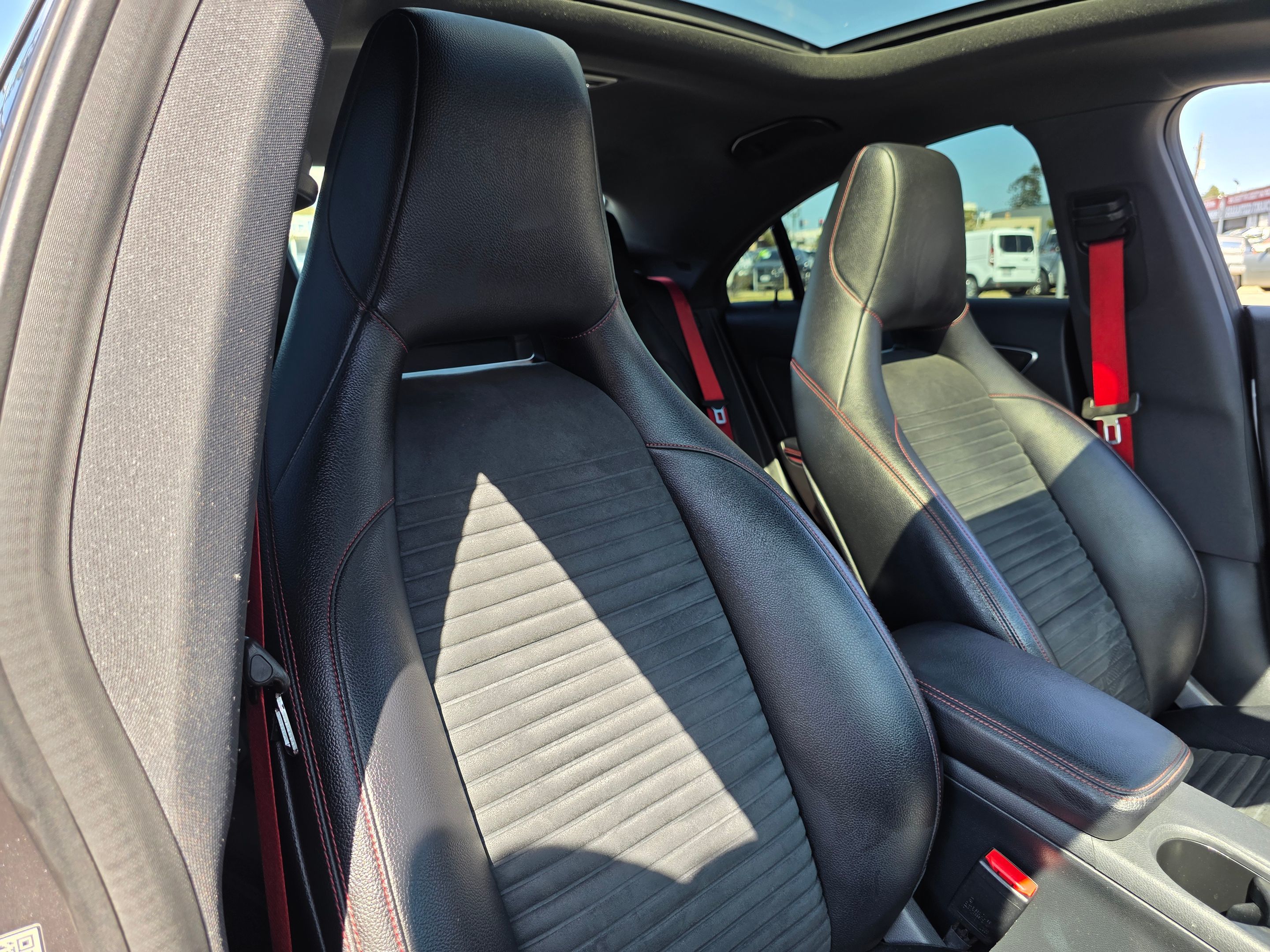 Photo 11 of this Mercedes-Benz CLA 250