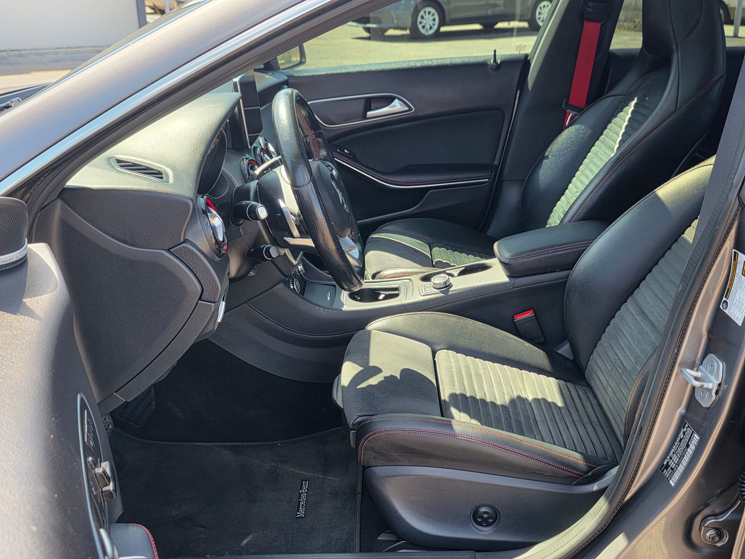 Photo 15 of this Mercedes-Benz CLA 250
