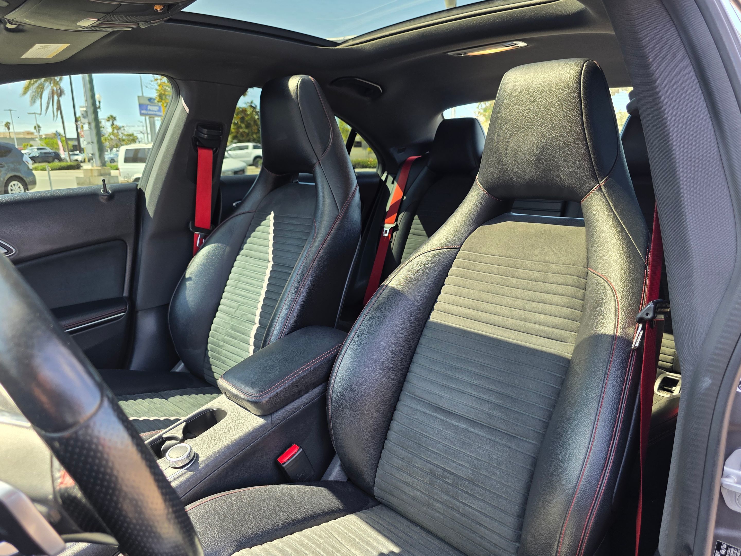 Photo 16 of this Mercedes-Benz CLA 250