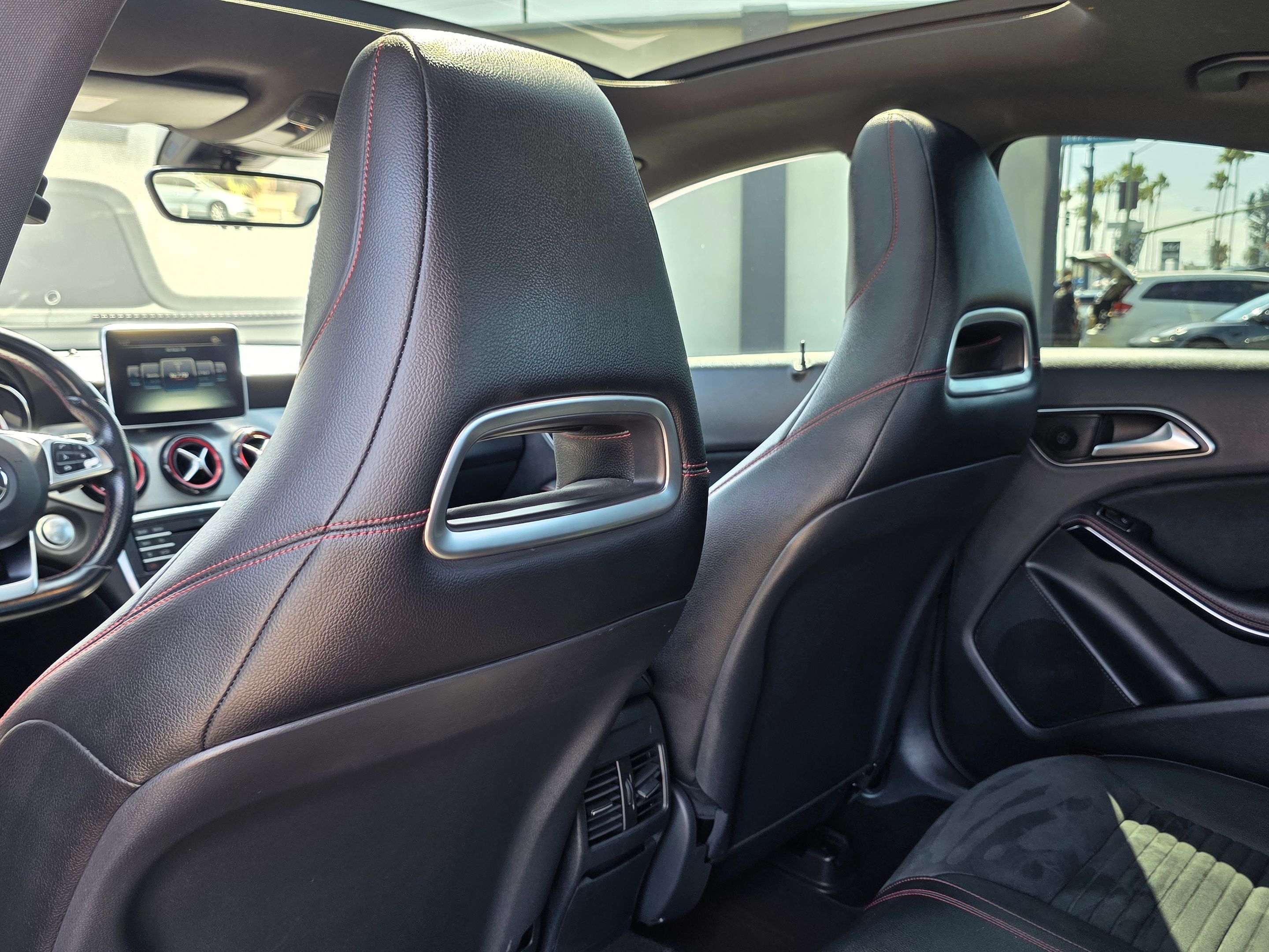 Photo 19 of this Mercedes-Benz CLA 250