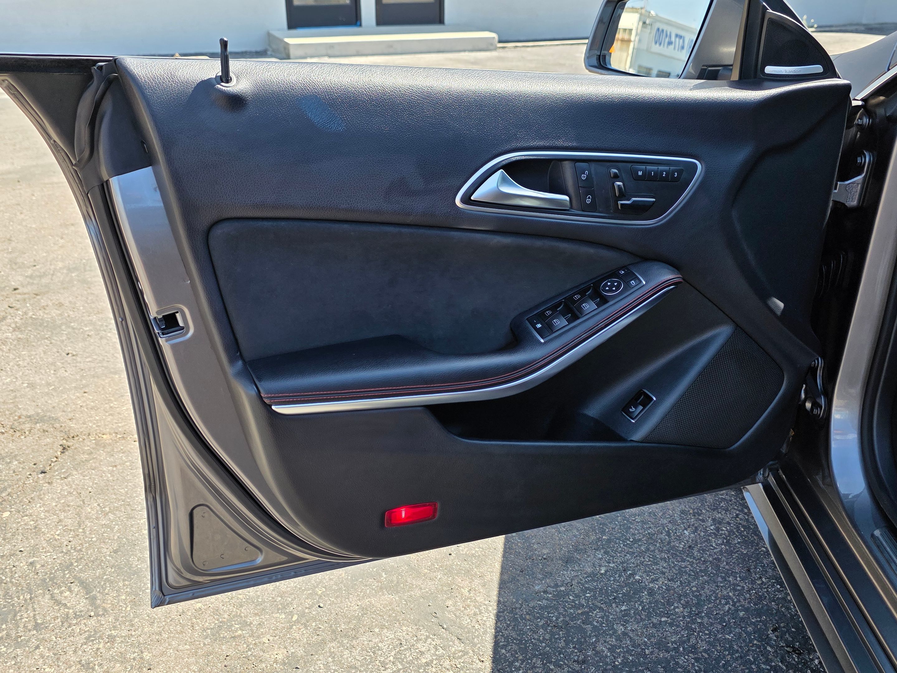 Photo 21 of this Mercedes-Benz CLA 250