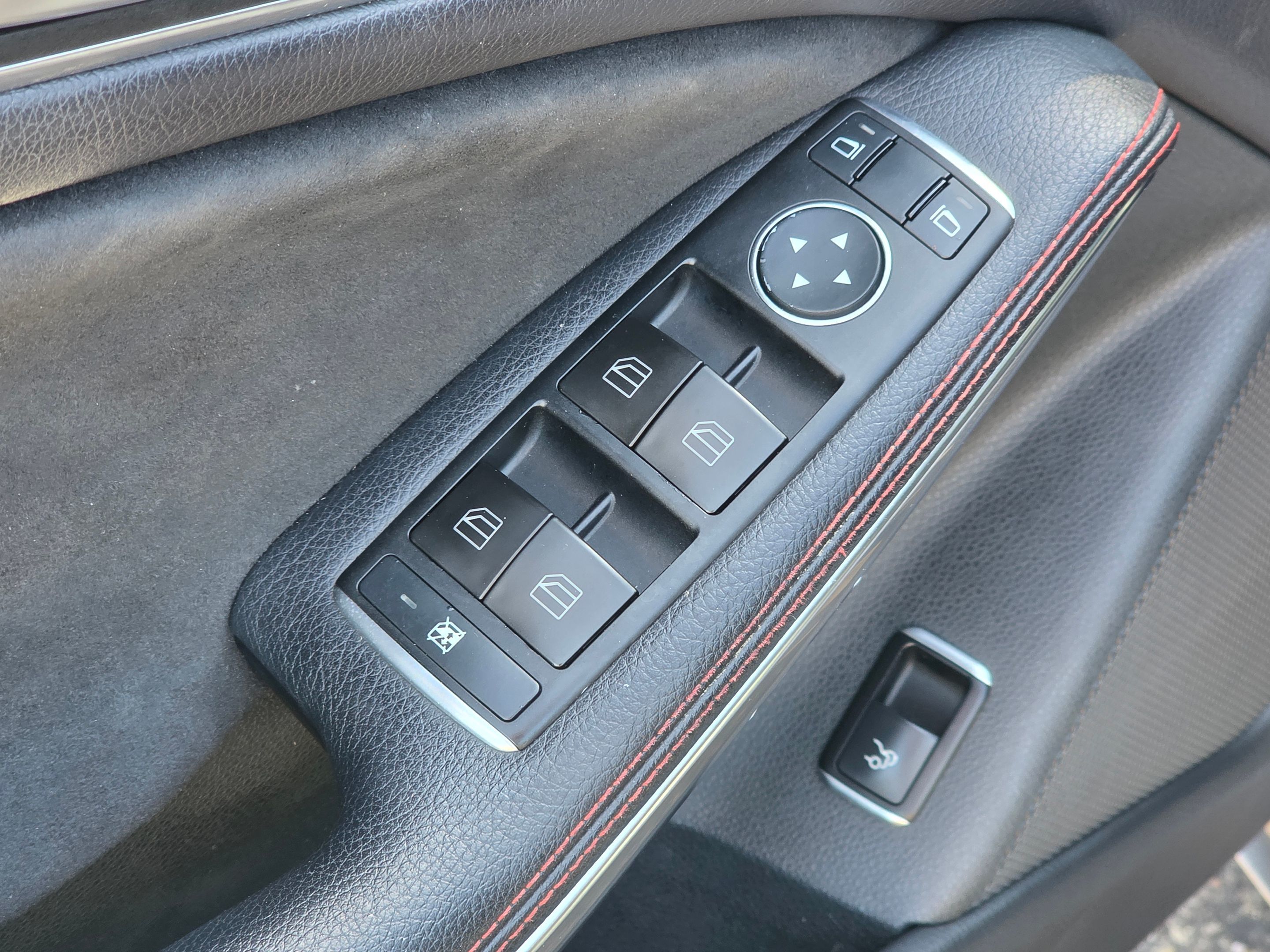 Photo 22 of this Mercedes-Benz CLA 250