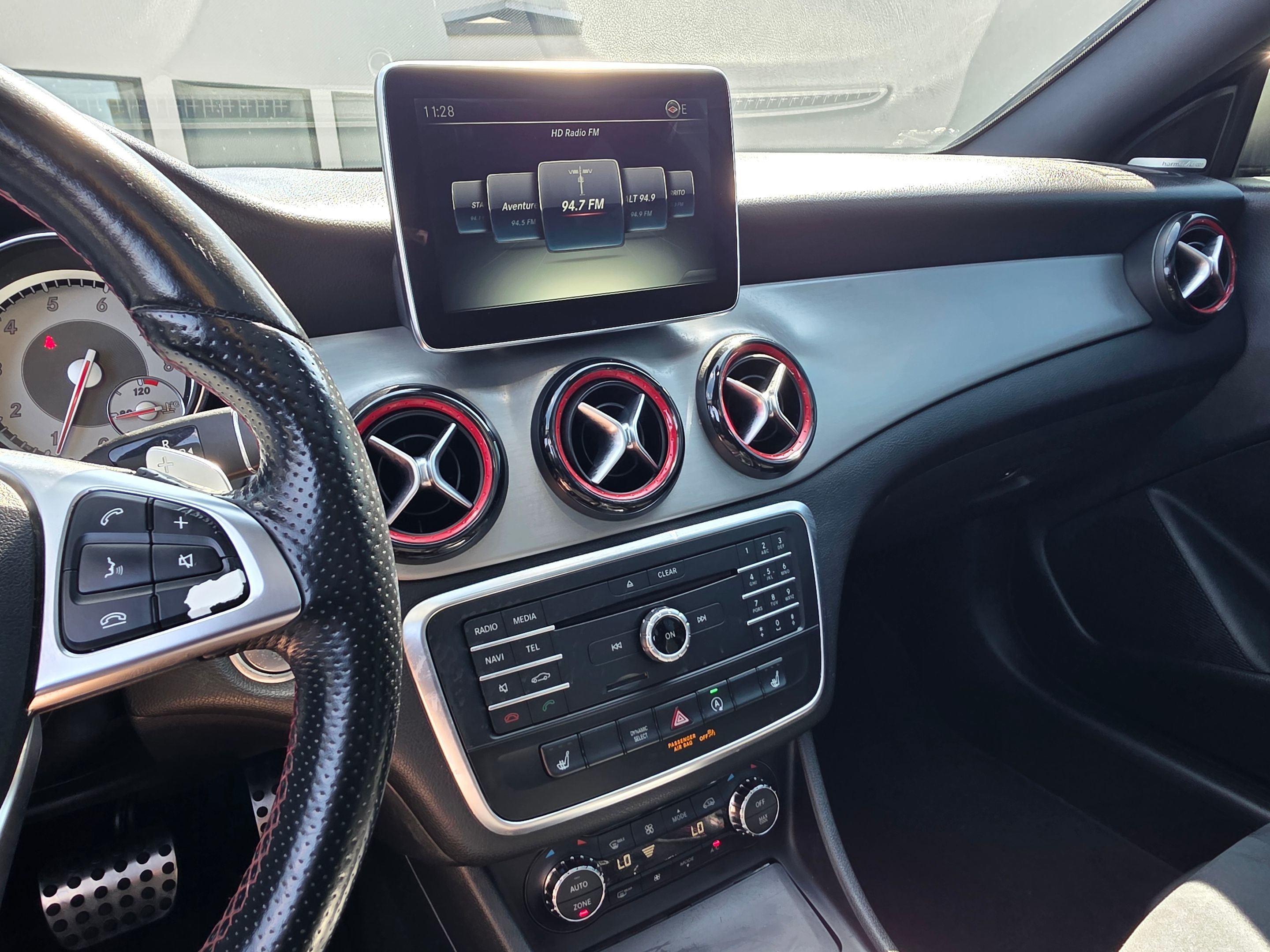 Photo 32 of this Mercedes-Benz CLA 250