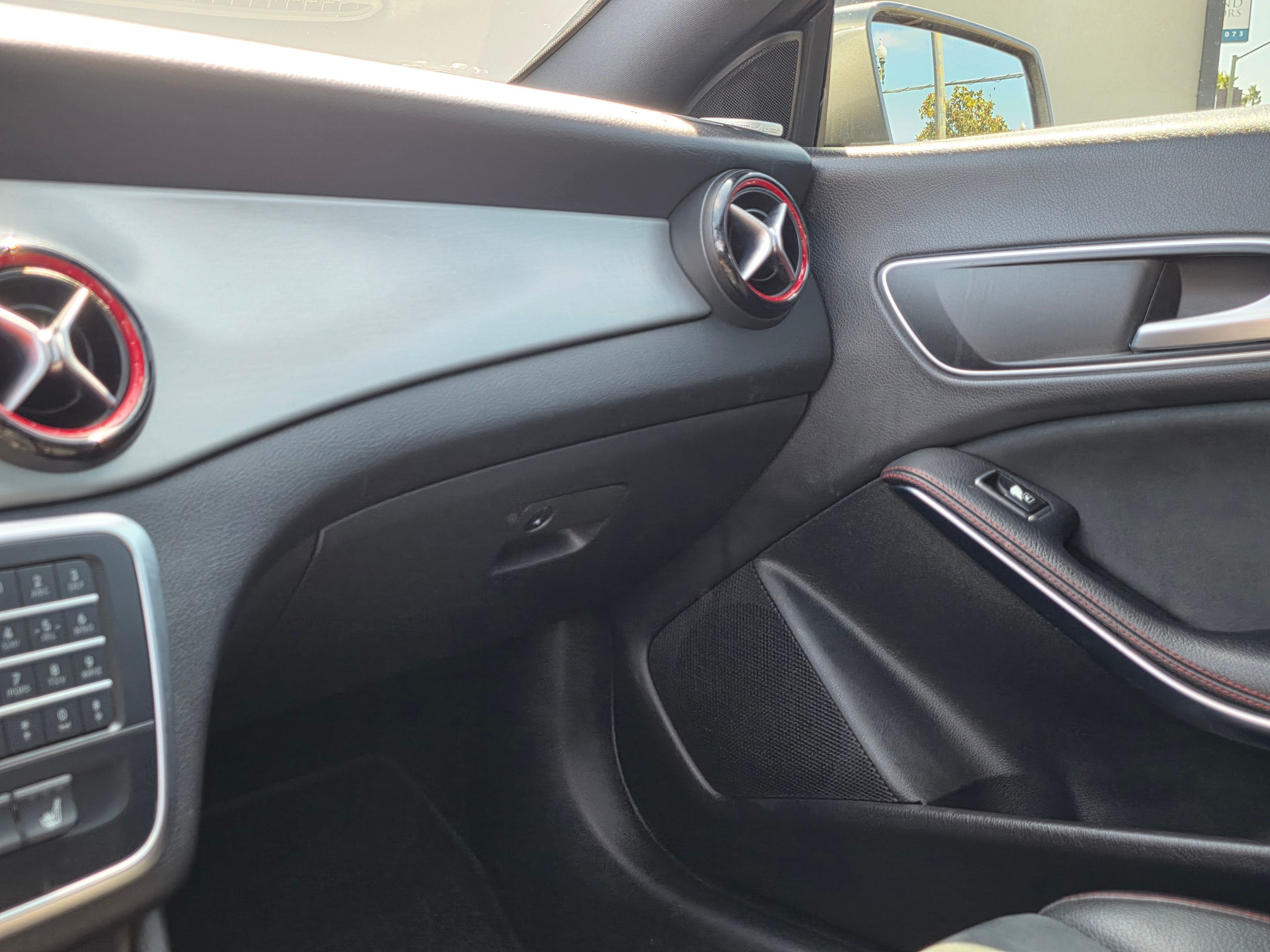 Photo 40 of this Mercedes-Benz CLA 250