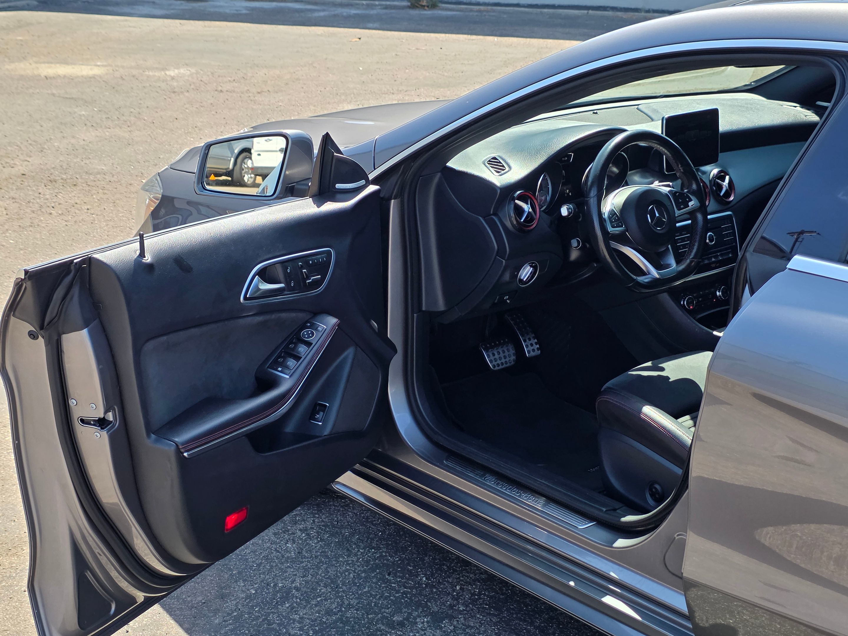 Photo 48 of this Mercedes-Benz CLA 250