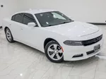 2016 Dodge Charger SXT photo 4