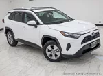 2025 Toyota RAV4 XLE photo 4
