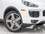 2016 Porsche Cayenne photo 3