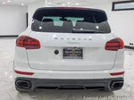 2016 Porsche Cayenne photo 7
