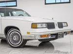 1988 Oldsmobile Cutlass Supreme photo 2