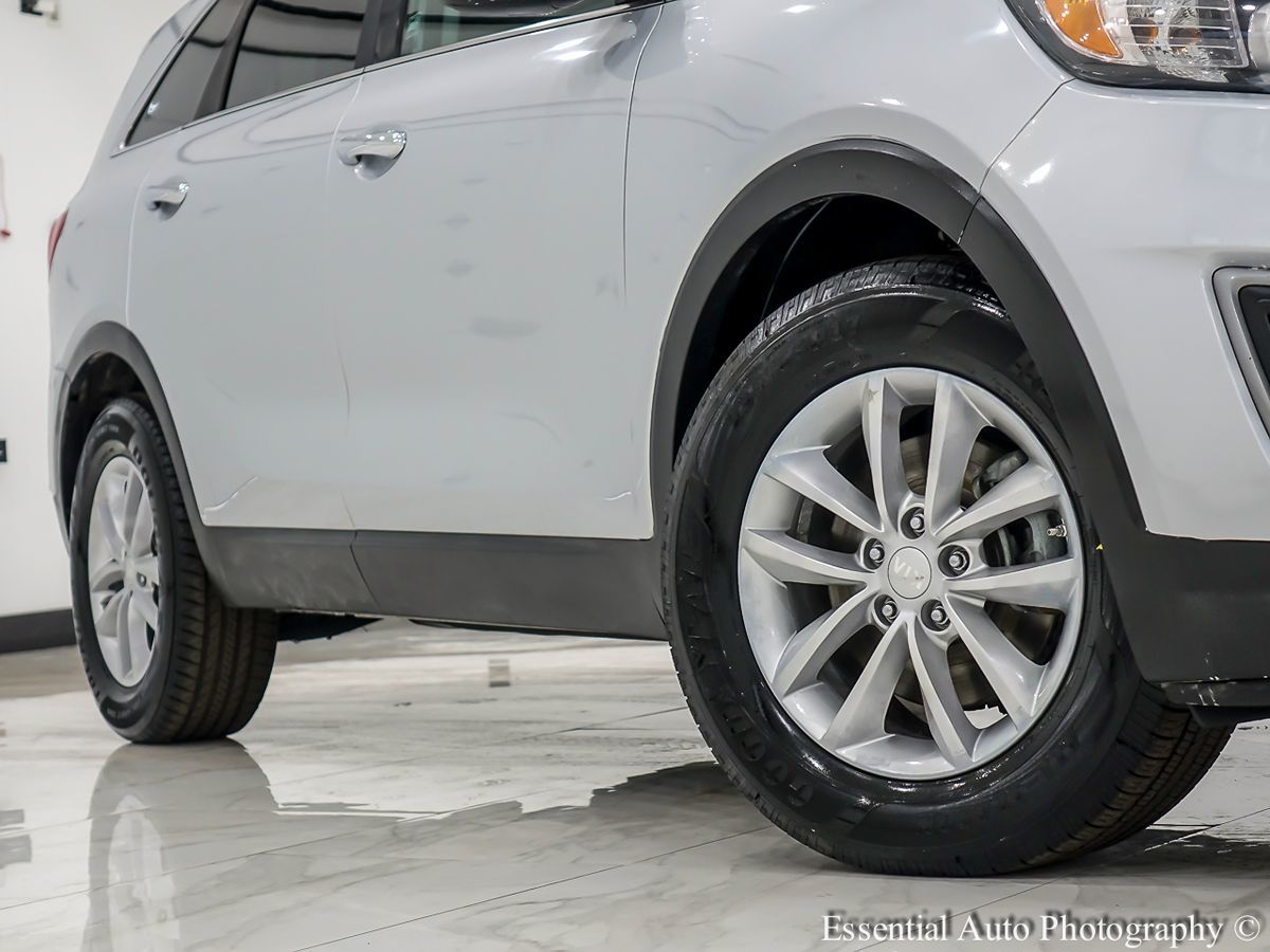 2017 Kia Sorento L - Photo 4
