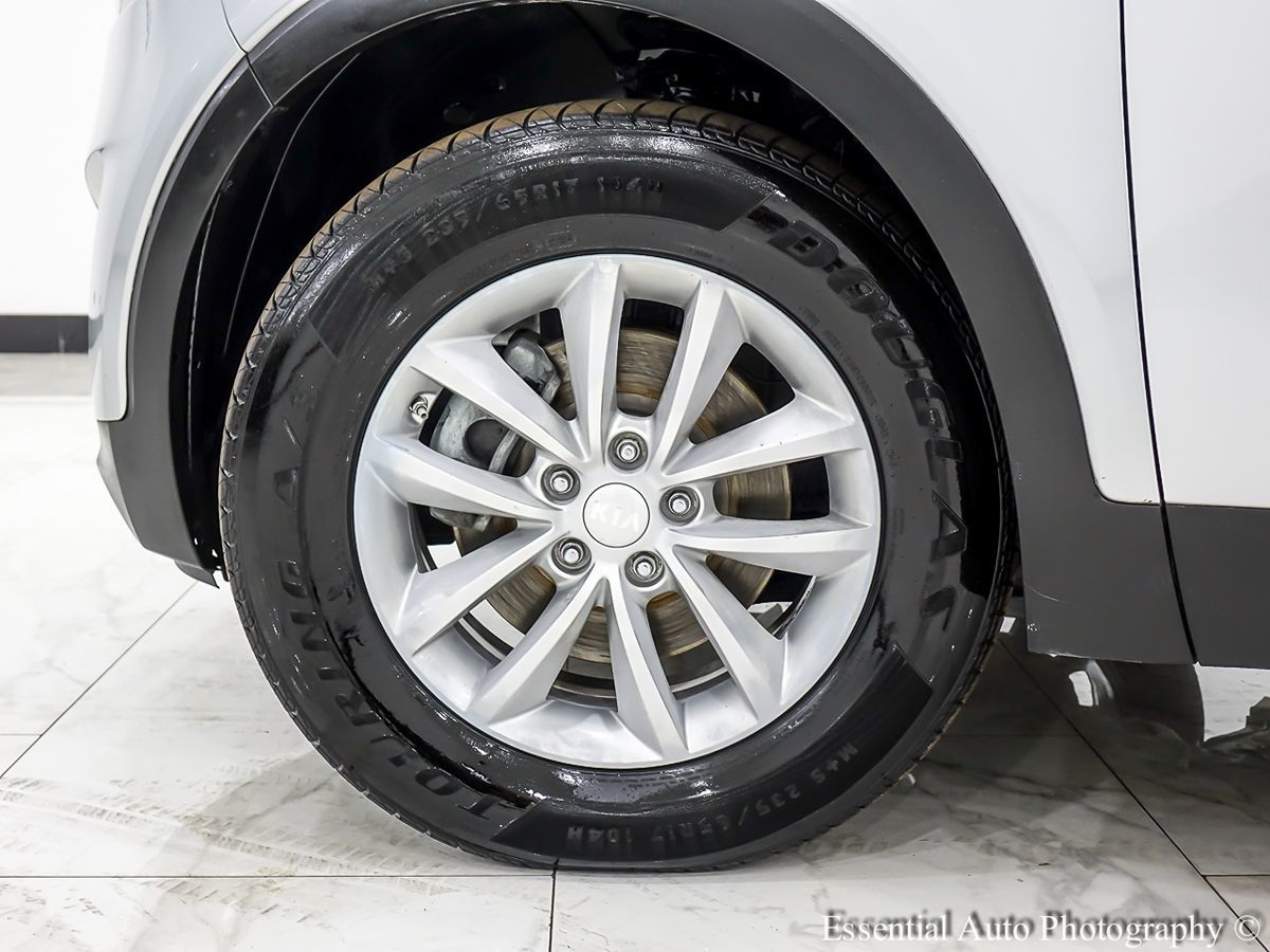 2017 Kia Sorento L - Photo 12