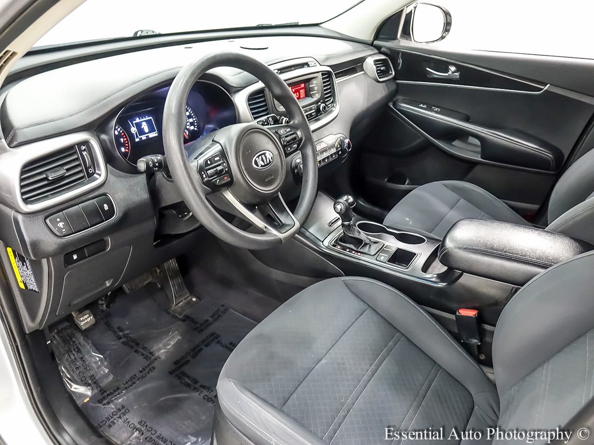 2017 Kia Sorento L - Photo 14