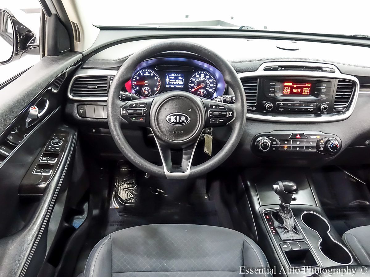 2017 Kia Sorento L - Photo 17