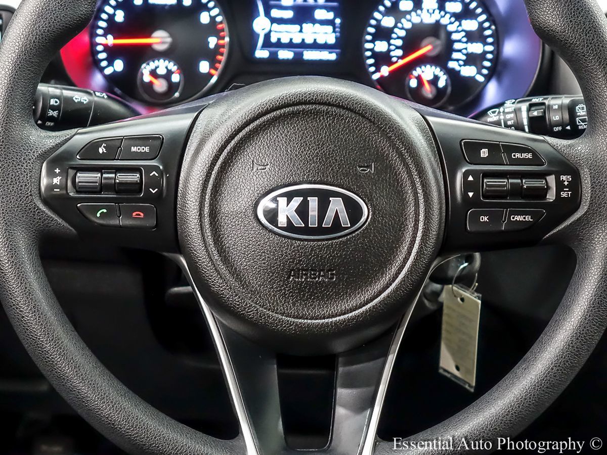 2017 Kia Sorento L - Photo 18