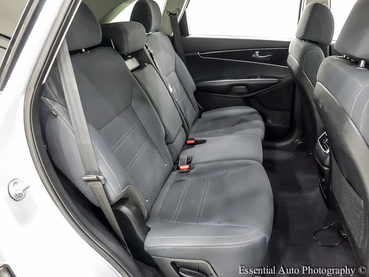 2017 Kia Sorento L - Photo 28