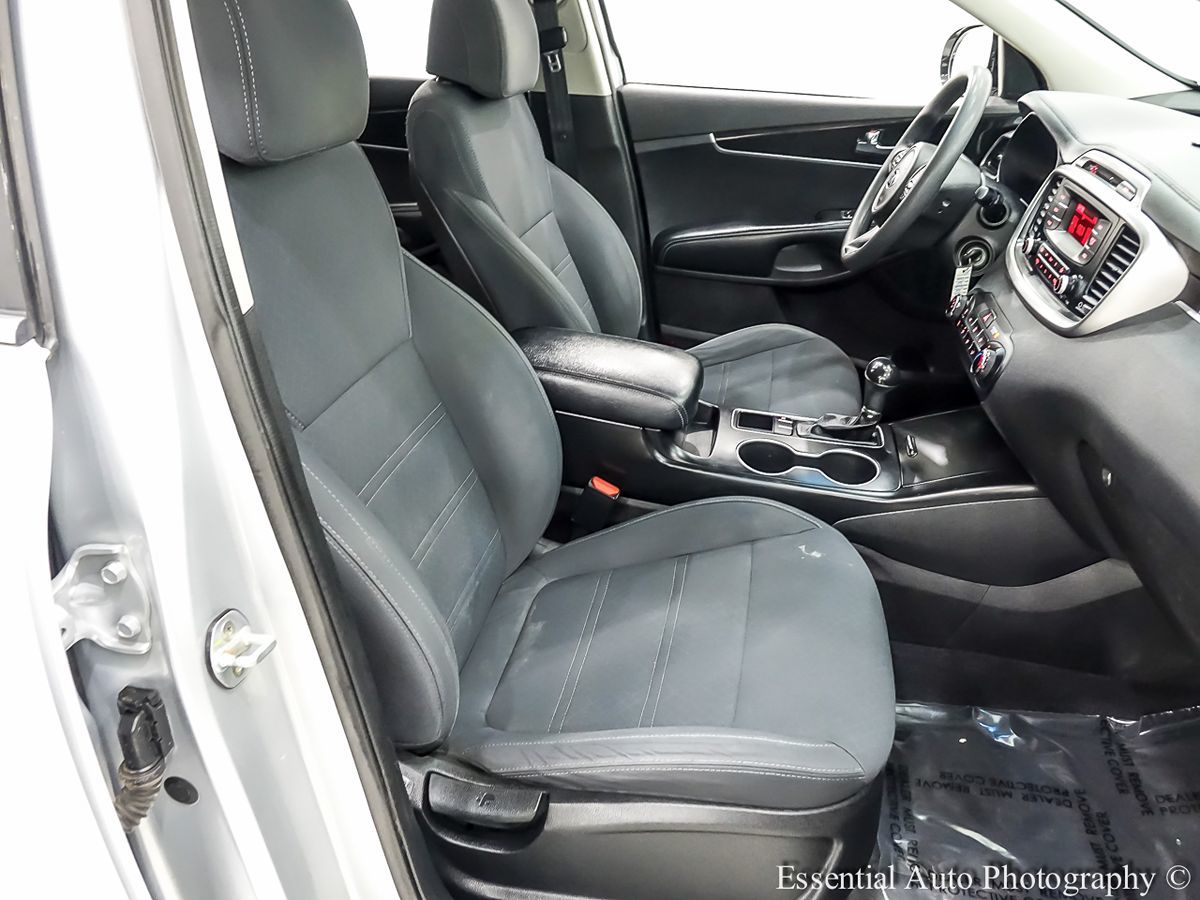 2017 Kia Sorento L - Photo 30