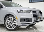 2017 Audi Q7 Prestige photo 2