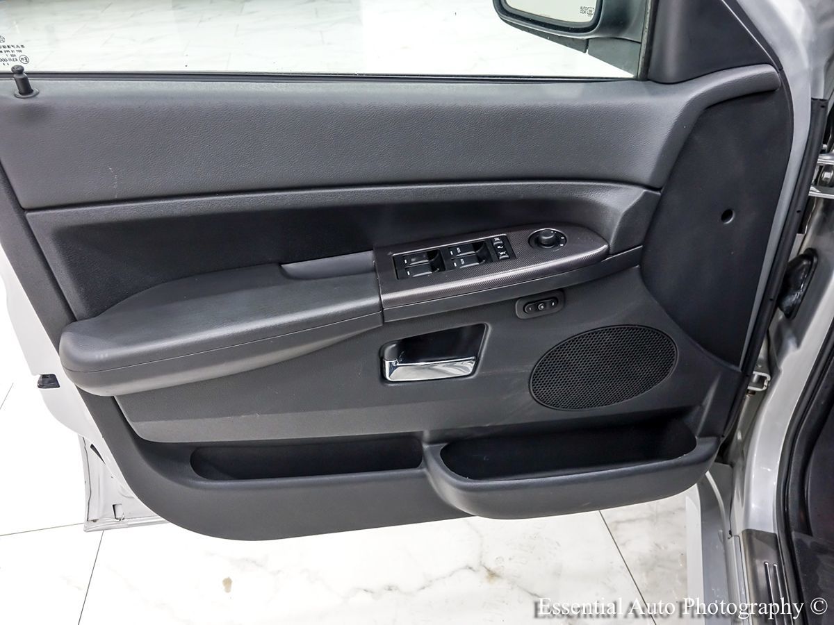 Photo 26 of this Jeep Grand Cherokee
