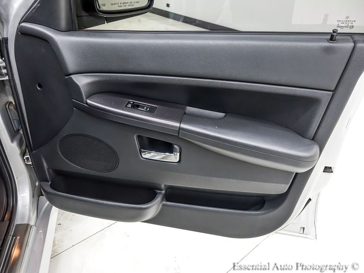 Photo 30 of this Jeep Grand Cherokee