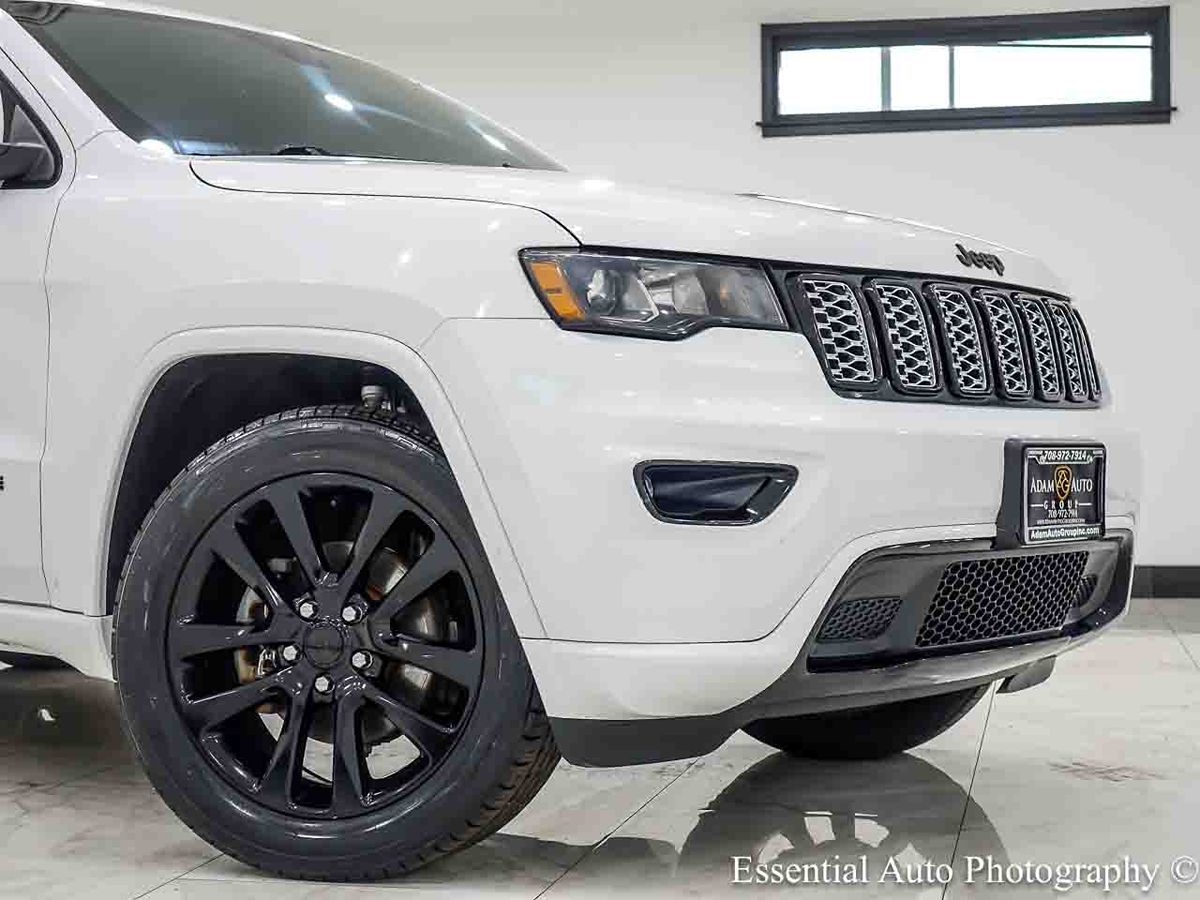Photo 2 of this Jeep Grand Cherokee