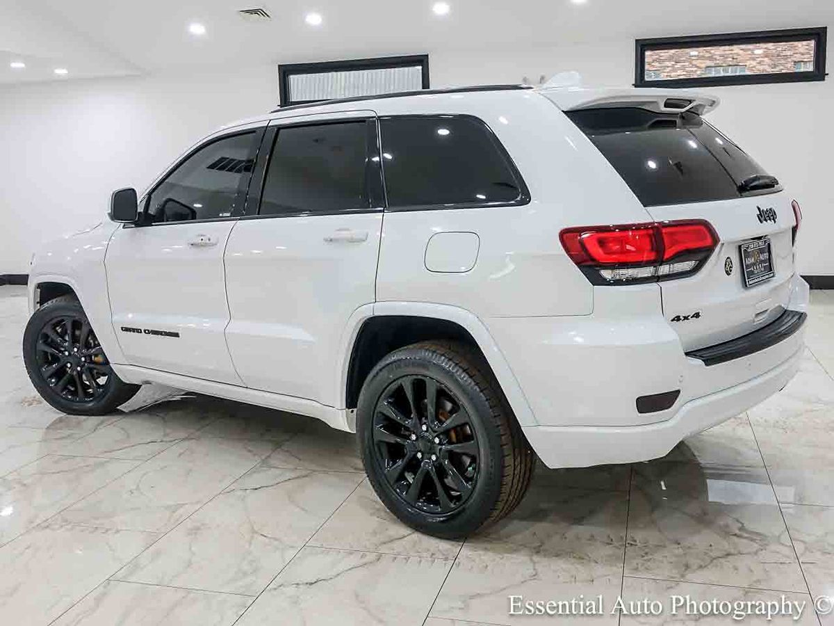 Photo 8 of this Jeep Grand Cherokee