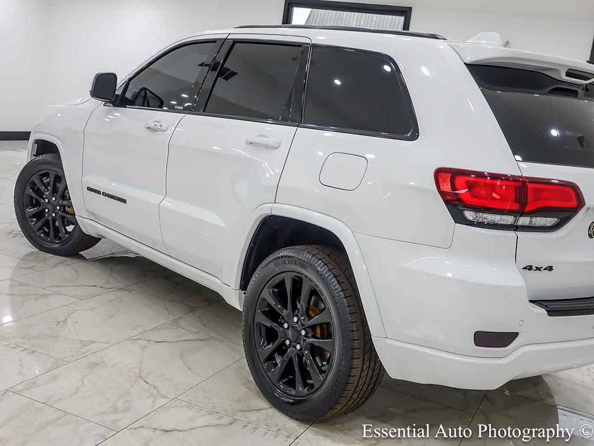 Photo 10 of this Jeep Grand Cherokee