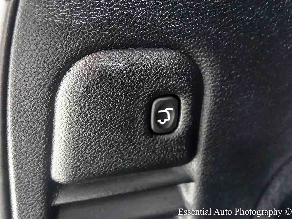 Photo 29 of this Jeep Grand Cherokee