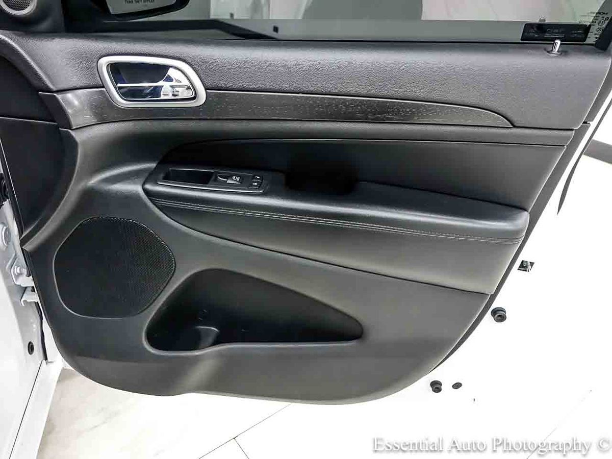 Photo 31 of this Jeep Grand Cherokee