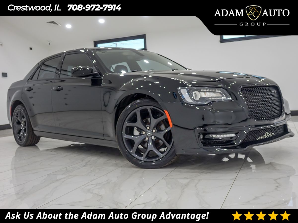 2023 Chrysler 300 Touring's photo