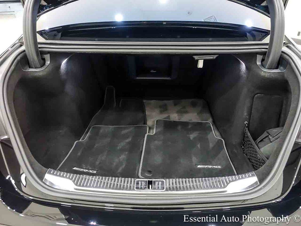 Photo 28 of this Mercedes-Benz S 580