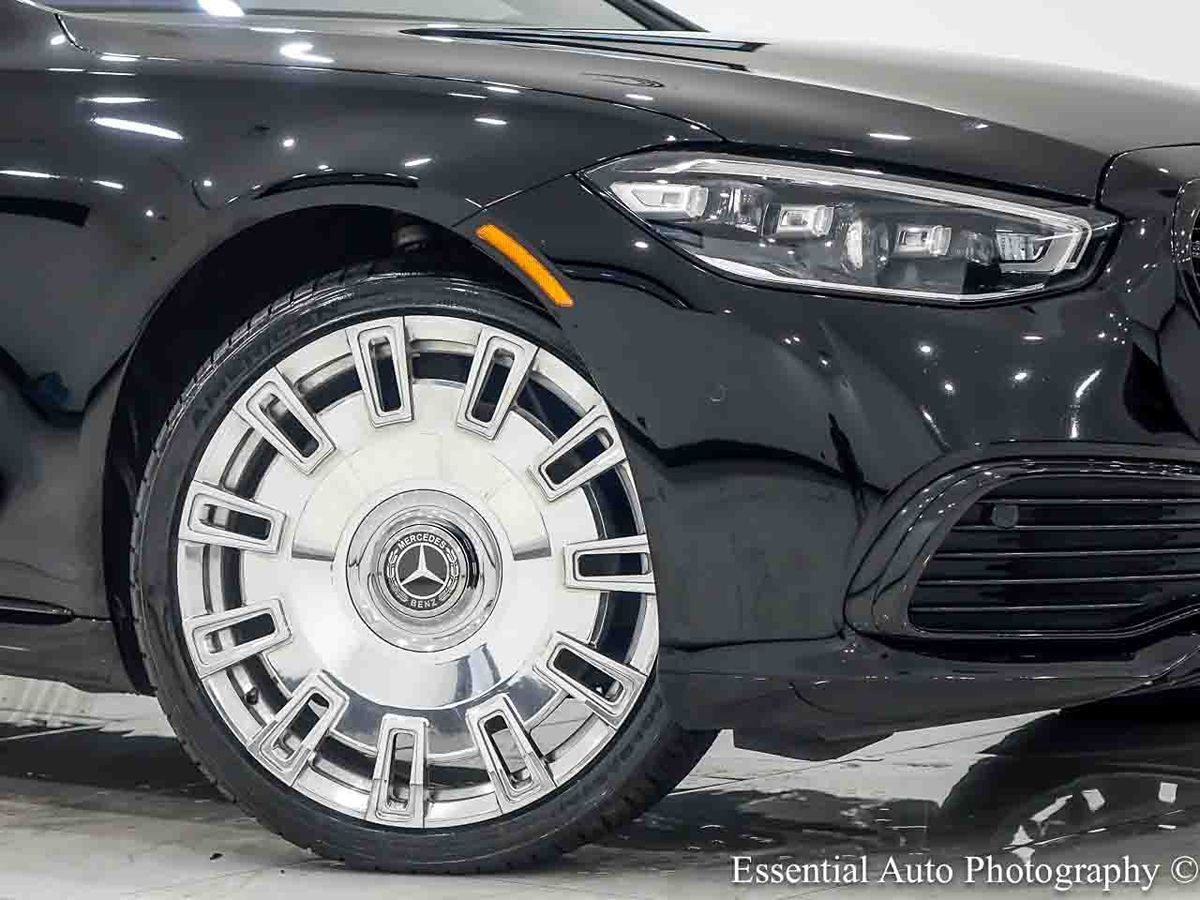 Photo 3 of this Mercedes-Benz S 580