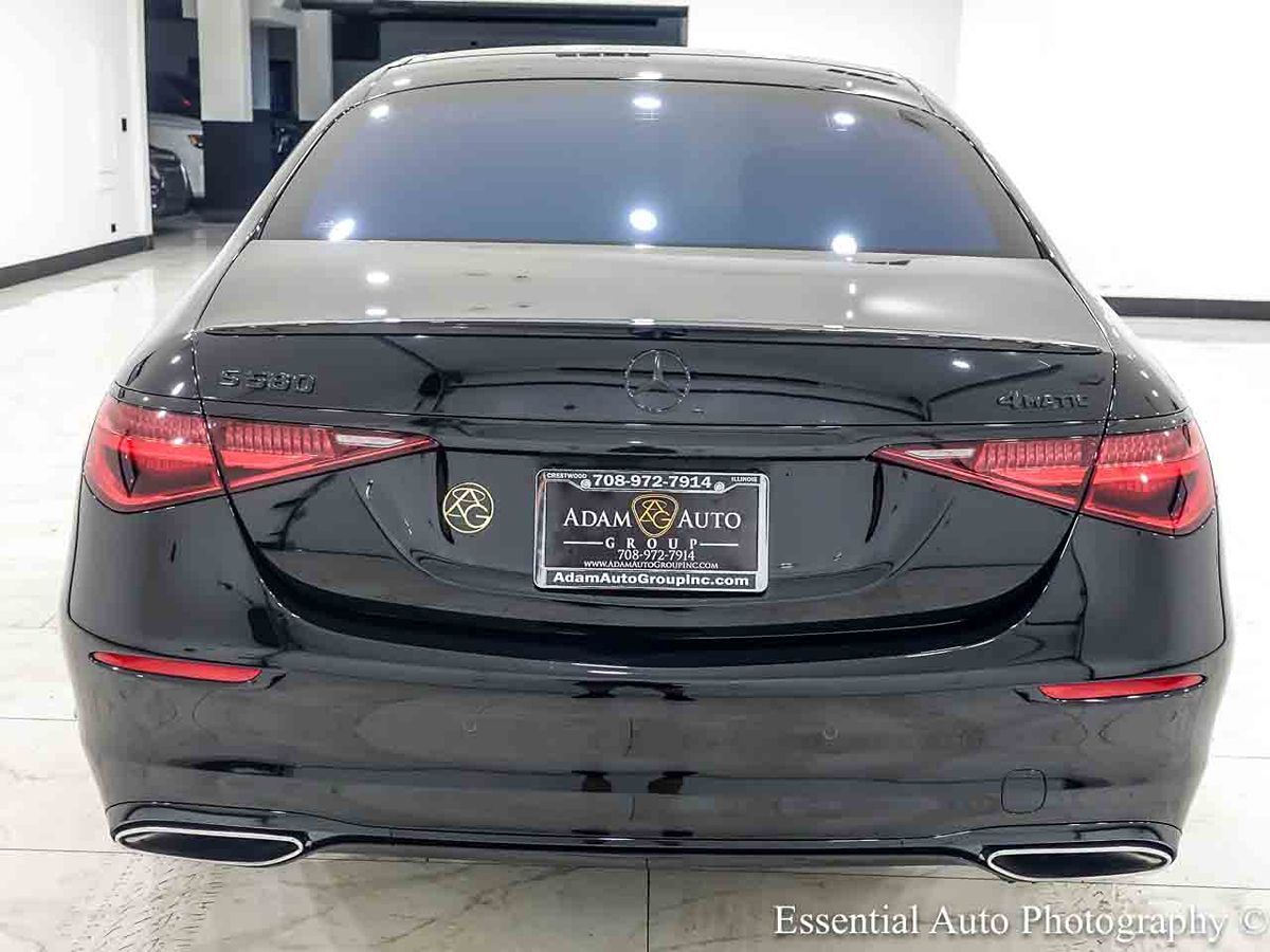 Photo 7 of this Mercedes-Benz S 580
