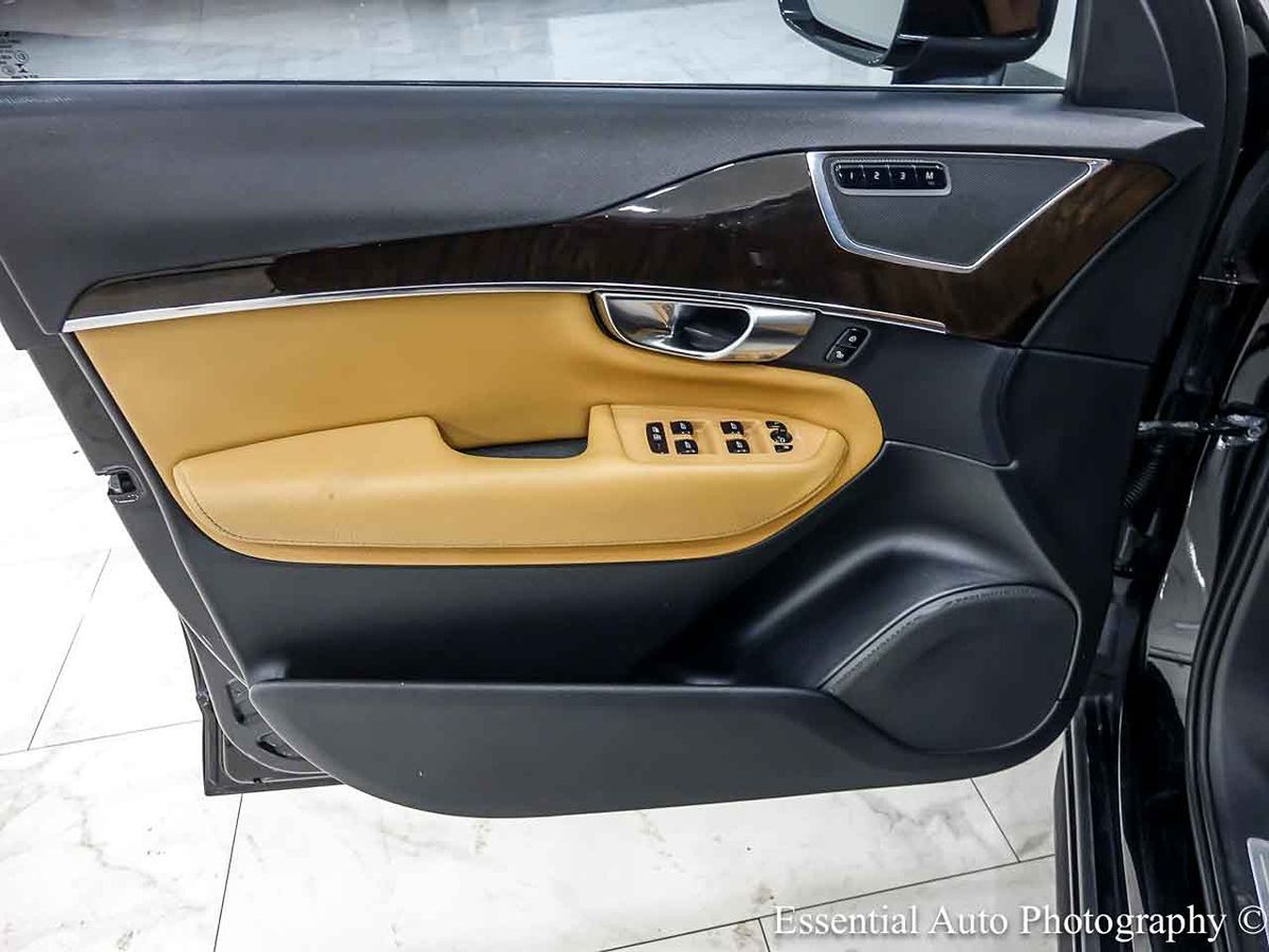 Photo 26 of this Volvo XC90